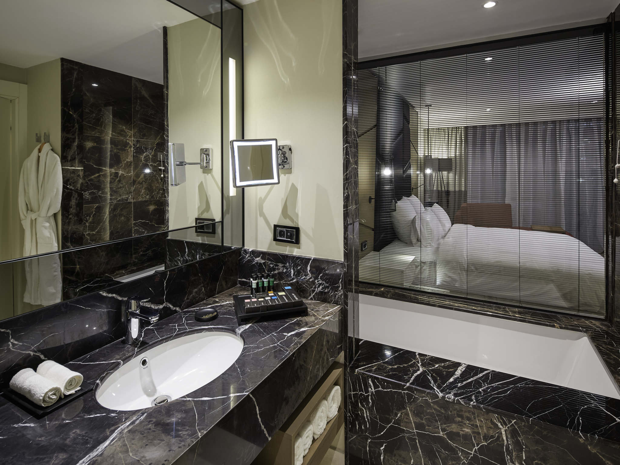 Pullman İstanbul Hotel & Convention Center