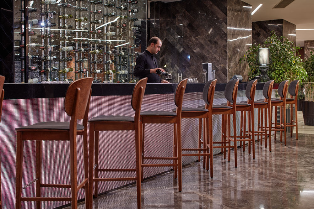 Vinoteca Bar
