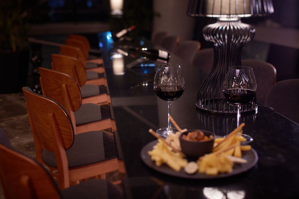 Vinoteca Bar